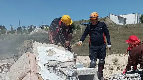 Elazığ'da depremde arama kurtarma eğitimi