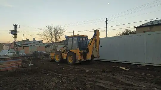 Elazığ'da depremin merkez üssü olan köye konteynerler kuruldu
