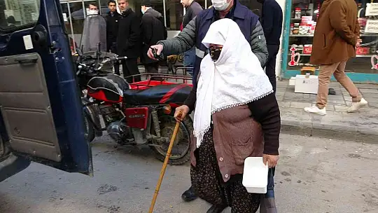 Elazığ'da dilenci operasyonları sürüyor..