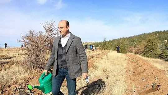 Elazığ'da eğitimciler fidan dikti