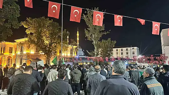 Elazığ'da eller semaya Filistin için açıldı