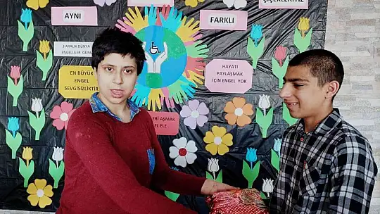Elazığ'da engelliler doyasıya eğlendi