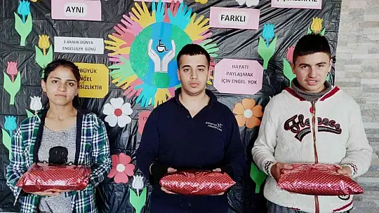 Elazığ'da engelliler doyasıya eğlendi
