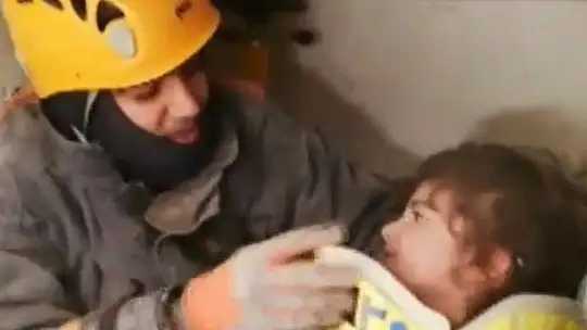 Depremin İzleriyle Yaşıyorlar