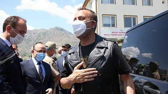Elazığ'da evleri yanan aileler, yeni evlerine kavuştu