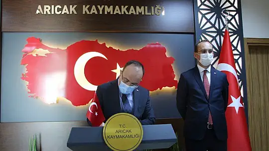 Elazığ'da evleri yanan aileler, yeni evlerine kavuştu