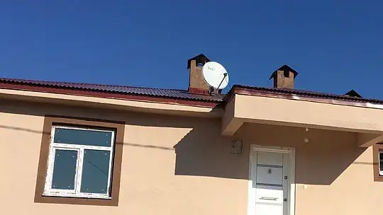 Elazığ'da evleri yanan aileler, yeni evlerine kavuştu