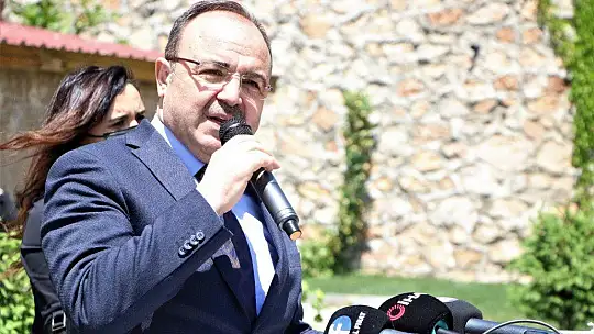 Elazığ'da evleri yanan aileler, yeni evlerine kavuştu