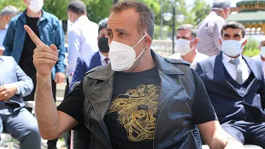 Elazığ'da evleri yanan aileler, yeni evlerine kavuştu