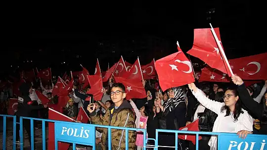 Elazığ'da fener alayı yürüyüşü düzenlendi