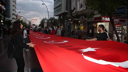 Elazığ'da fener alayı yürüyüşü düzenlendi