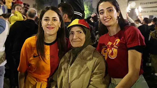 Elazığ'da Galatasaray taraftarlarının şampiyonluk coşkusu