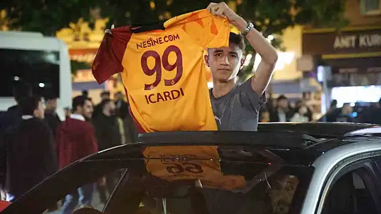 Elazığ'da Galatasaray taraftarlarının şampiyonluk coşkusu