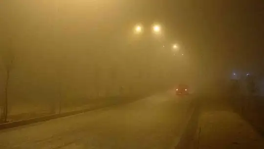 Elazığ'da gece saatlerinde yoğun sis: Görüş mesafesi 10 metreye kadar düştü