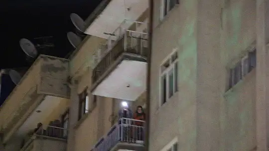 Elazığ'da geleneksel '23. sahur halayı'nın tadını temizlik görevlileri çıkardı