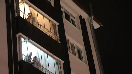 Elazığ'da geleneksel '23. sahur halayı'nın tadını temizlik görevlileri çıkardı
