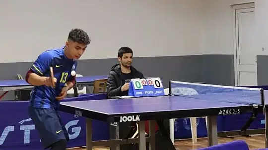 Elazığ'da gençler masa tenisi müsabakaları başladı
