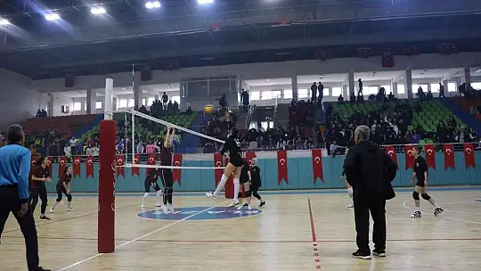 Elazığ'da gençler voleybol müsabakaları sona erdi