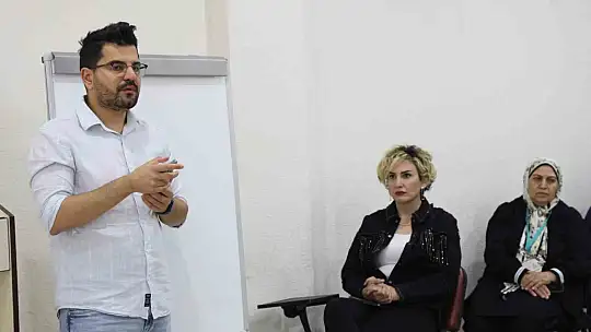Elazığ'da gençlerin 'ruh sağlığına' odaklanan uluslararası buluşma