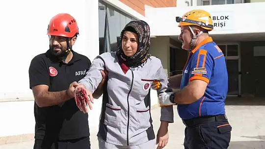 Elazığ'da gerçeği aratmayan deprem ve yangın tatbikatı