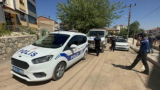 Elazığ'da göçük altında kalan işçi ekipler tarafından kurtarıldı