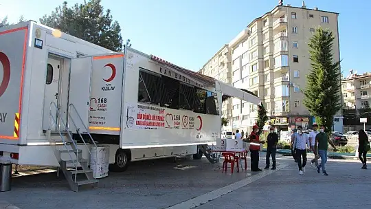 Elazığ'da gönüllü din görevlileri kan bağışında bulundu