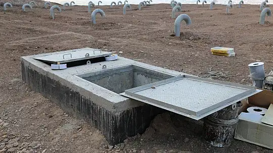 Elazığ'da güvercin yerin 6 metre altına demirden yuva yaptı