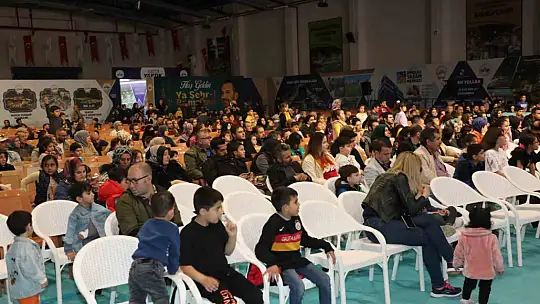 Elazığ'da Hacivat Karagöz orta oyunu sahnelendi