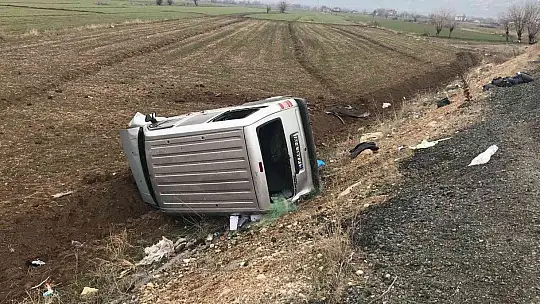 Araç şarampole yuvarlandı: 4 yaralı