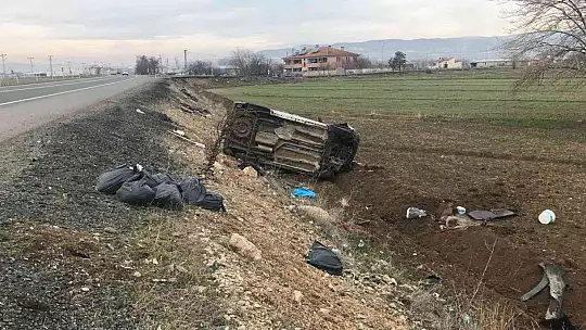 Araç şarampole yuvarlandı: 4 yaralı