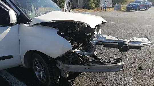 Elazığ'da ticari araçlar çarpıştı: 7 yaralı