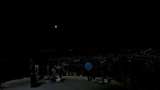 Elazığ'da Harput'tan izlenen dolunay, hayran bıraktı