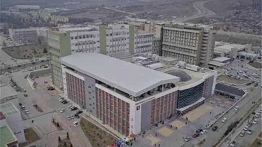 Elazığ'da hastanede müdür yardımcısı Covid-19'a yakalandı