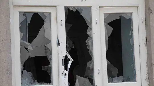 Elazığ'da iki aile arasında silahlı, kılıçlı, bijonlu kavga: 3 yaralı