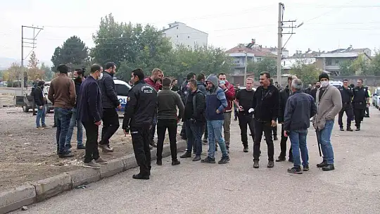 Elazığ'da iki aile arasında silahlı, kılıçlı, bijonlu kavga: 3 yaralı