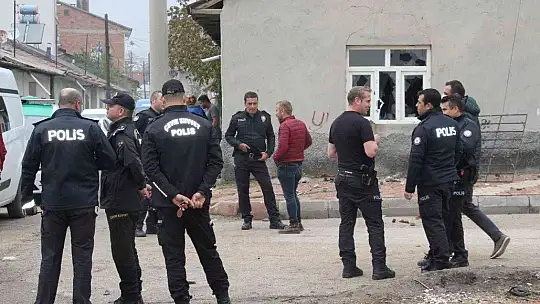 Elazığ'da iki aile arasında silahlı, kılıçlı, bijonlu kavga: 3 yaralı