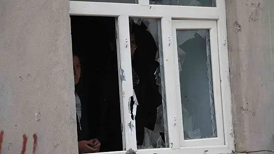 Elazığ'da iki aile arasında silahlı, kılıçlı, bijonlu kavga: 3 yaralı