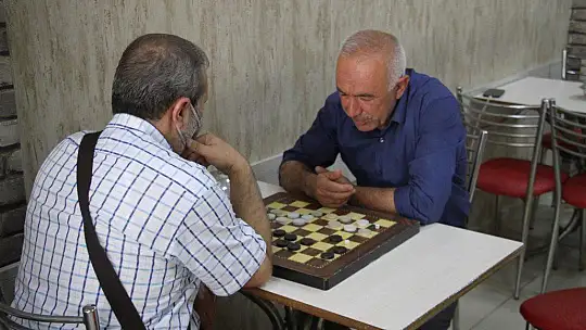 Elazığ'da iki doz aşı olmayan vatandaş, kahvehane ve kıraathaneye alınmayacak