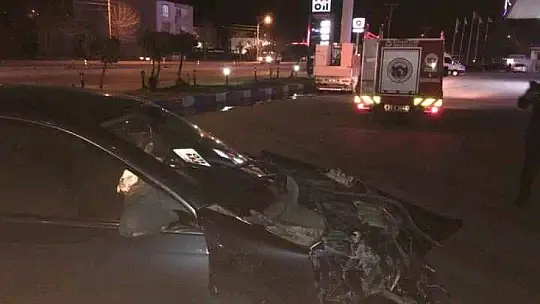 Elazığ'da iki otomobil çarpıştı: 4 yaralı