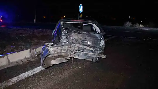 Elazığ'da iki otomobil çarpıştı: 4 yaralı