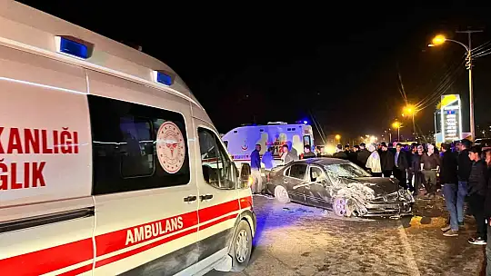 Elazığ'da iki otomobil çarpıştı: 5 yaralı