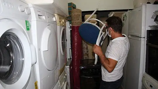 Elazığ'da ikinci el eşyacı ve spotçular, öğrencileri bekliyor