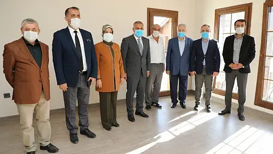 Elazığ'da ilk biten deprem konutları hak sahiplerine teslim edilmeye başladı