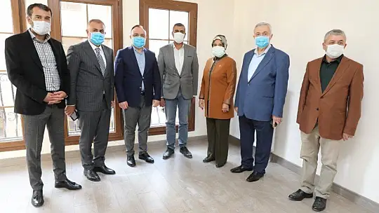 Elazığ'da ilk biten deprem konutları hak sahiplerine teslim edilmeye başladı