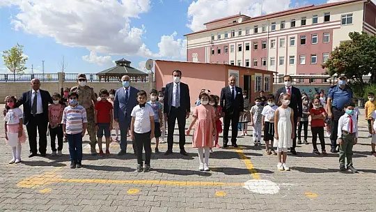 Elazığ'da İlköğretim Haftası etkinliği