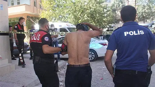 Elazığ'da intihara kalkışan şahsı, polis 3 saatte ikna ederek indirdi