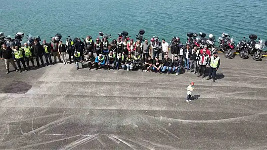 Elazığ'da jandarma, motosiklet sürücülerini bilgilendirdi