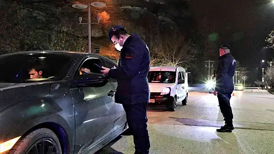 Elazığ'da jandarmadan tarihi Harput'ta -10 derecede yeni yıl denetimi