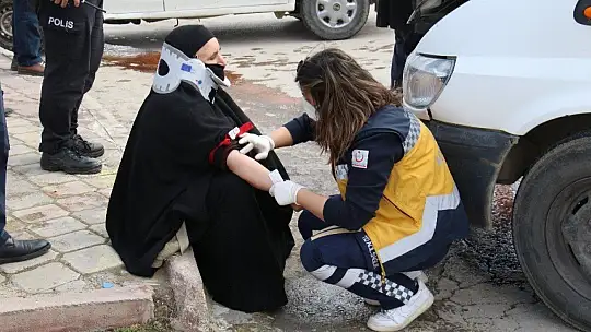 Elazığ'da kamyonet ile minibüs çarpıştı: 8 yaralı