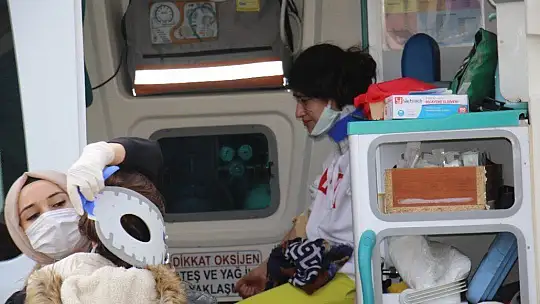 Elazığ'da kamyonet ile minibüs çarpıştı: 8 yaralı